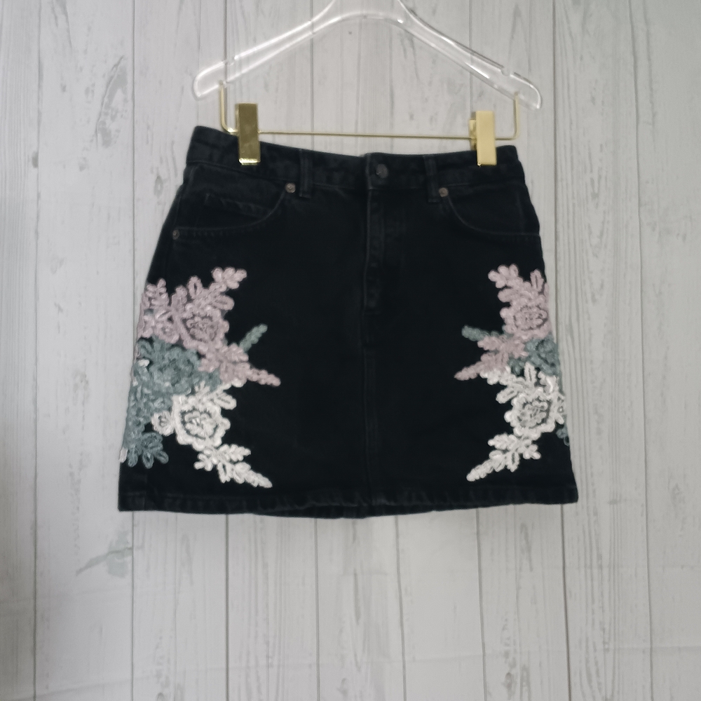 Topshop Black and White Embellished Mini Skirt Sz 6